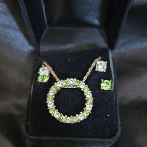 Elegant Green and Silver Jewelry Set